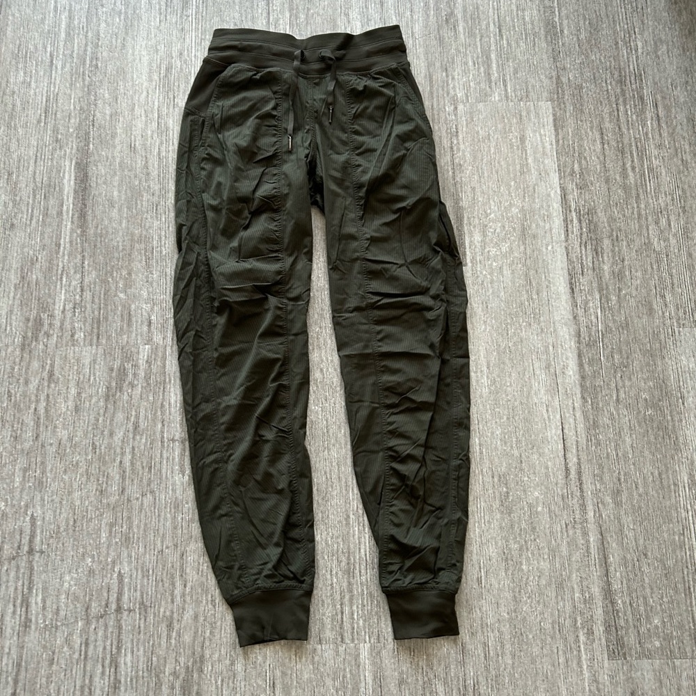Lululemon dance studio jogger